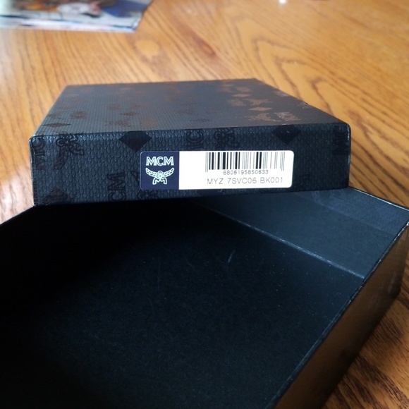 MCM Card Case - Picture 4 of 8